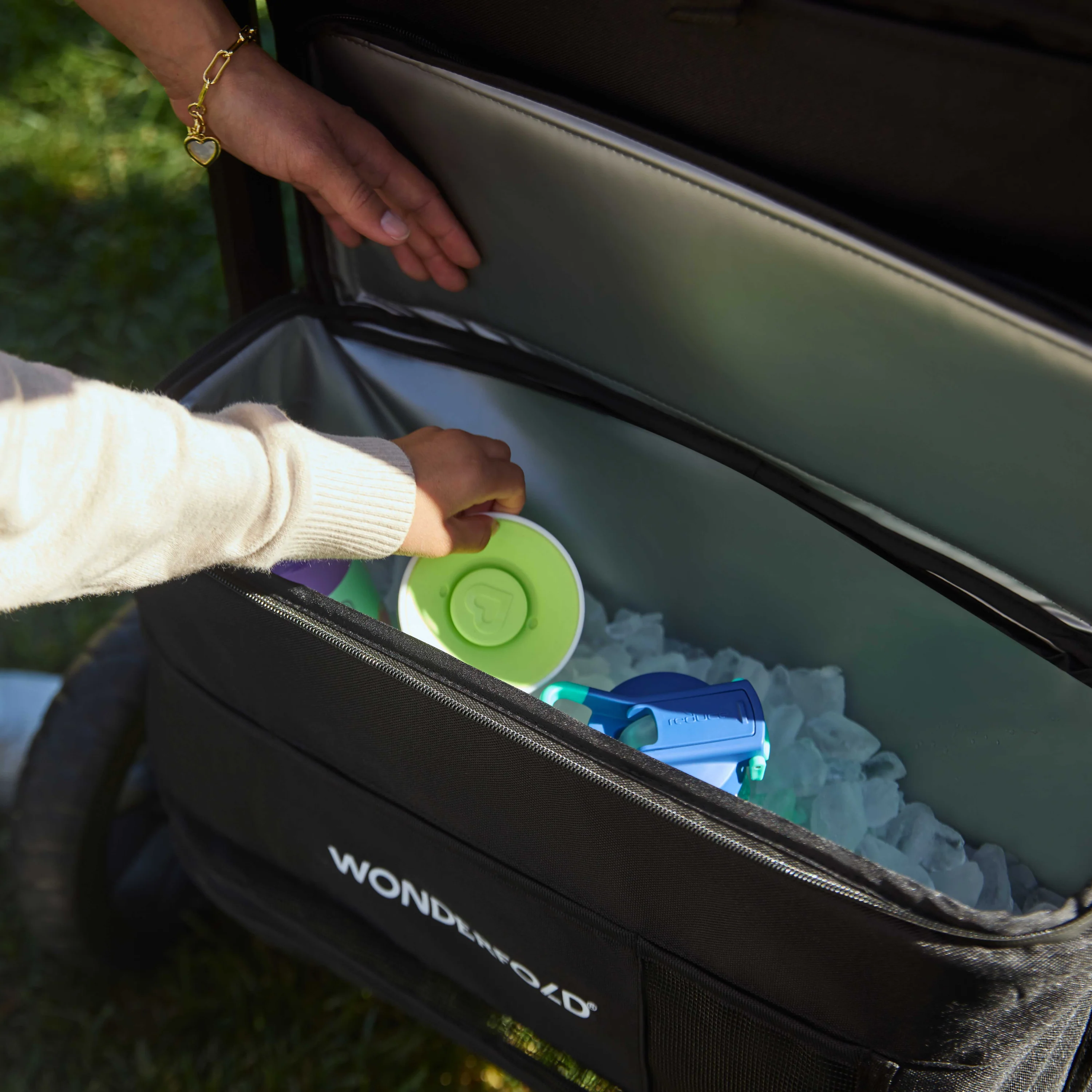 W4 Luxe Pro Quad Stroller Wagon - Image 15